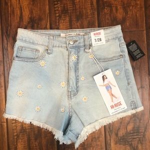 Jean Shorts With Daisies Size 7
